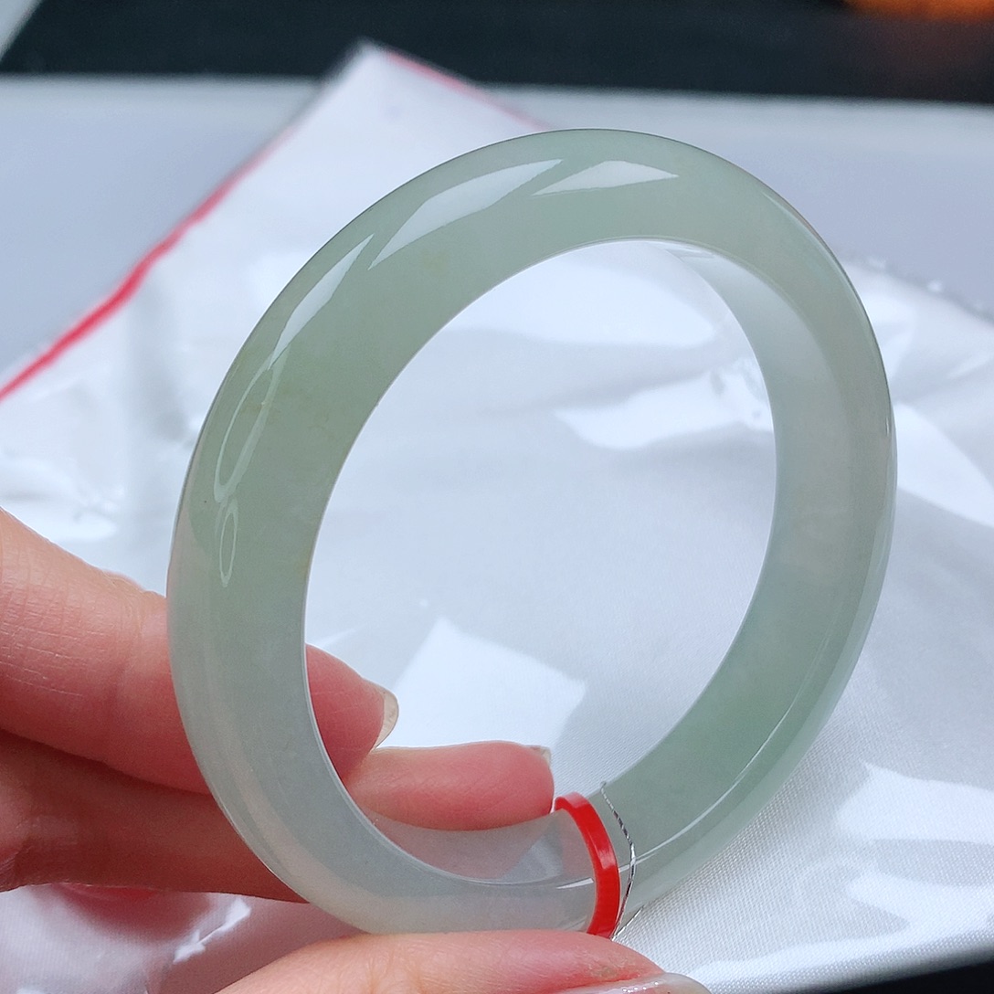 翡翠手镯未镶嵌57圈