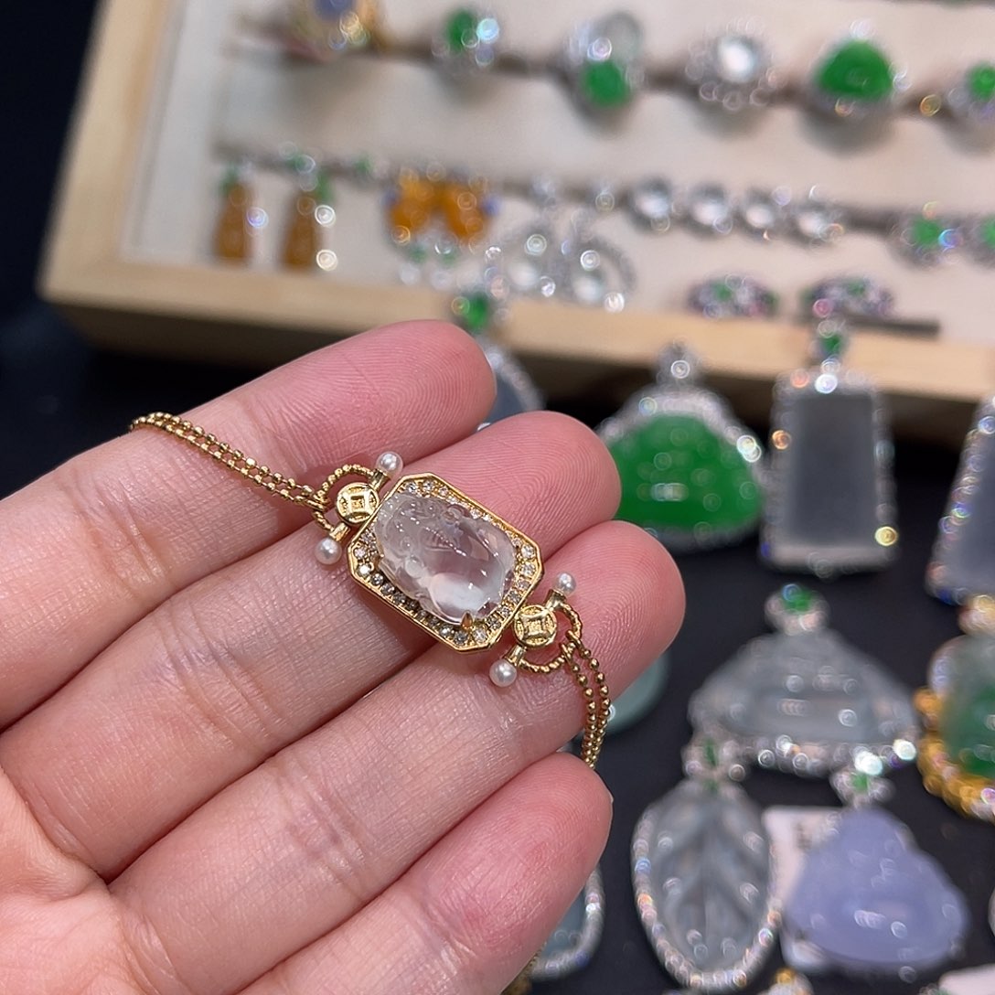 18K金镶嵌翡翠手链貔貅手链