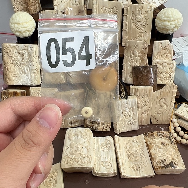 天然猛犸牙雕刻品