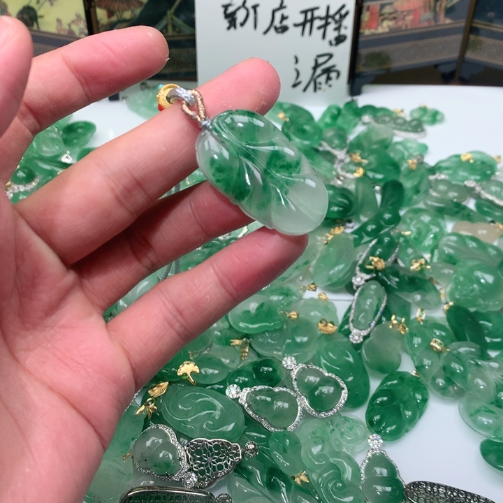 石英质玉颈饰未镶嵌