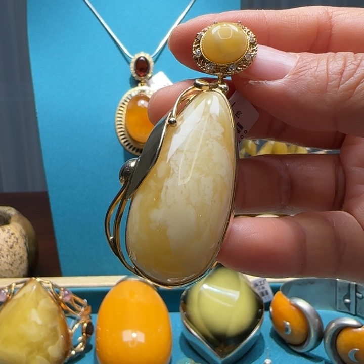 琥珀未镶嵌颈饰波兰设计款琥珀蜜蜡