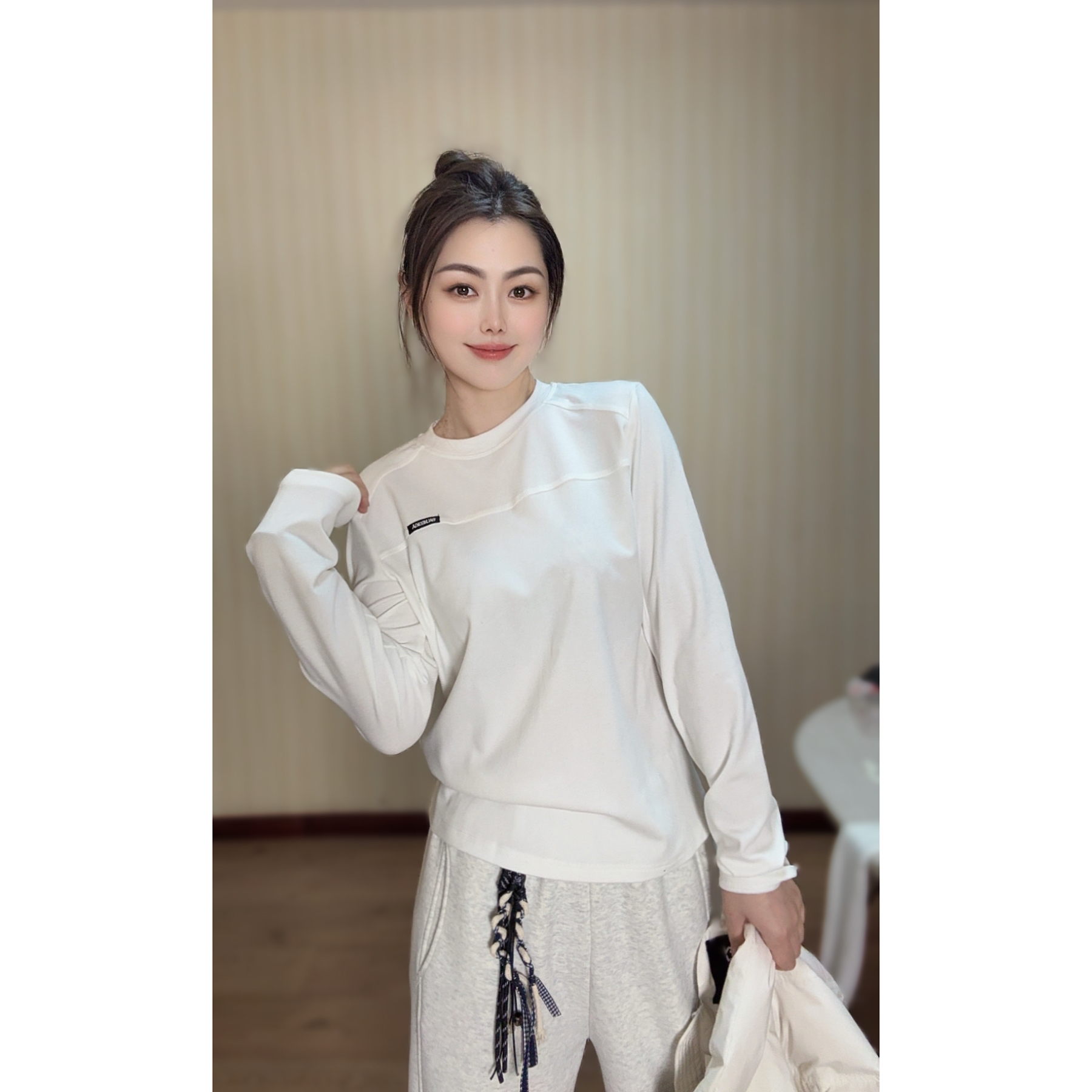 BA字母薄绒打底T恤