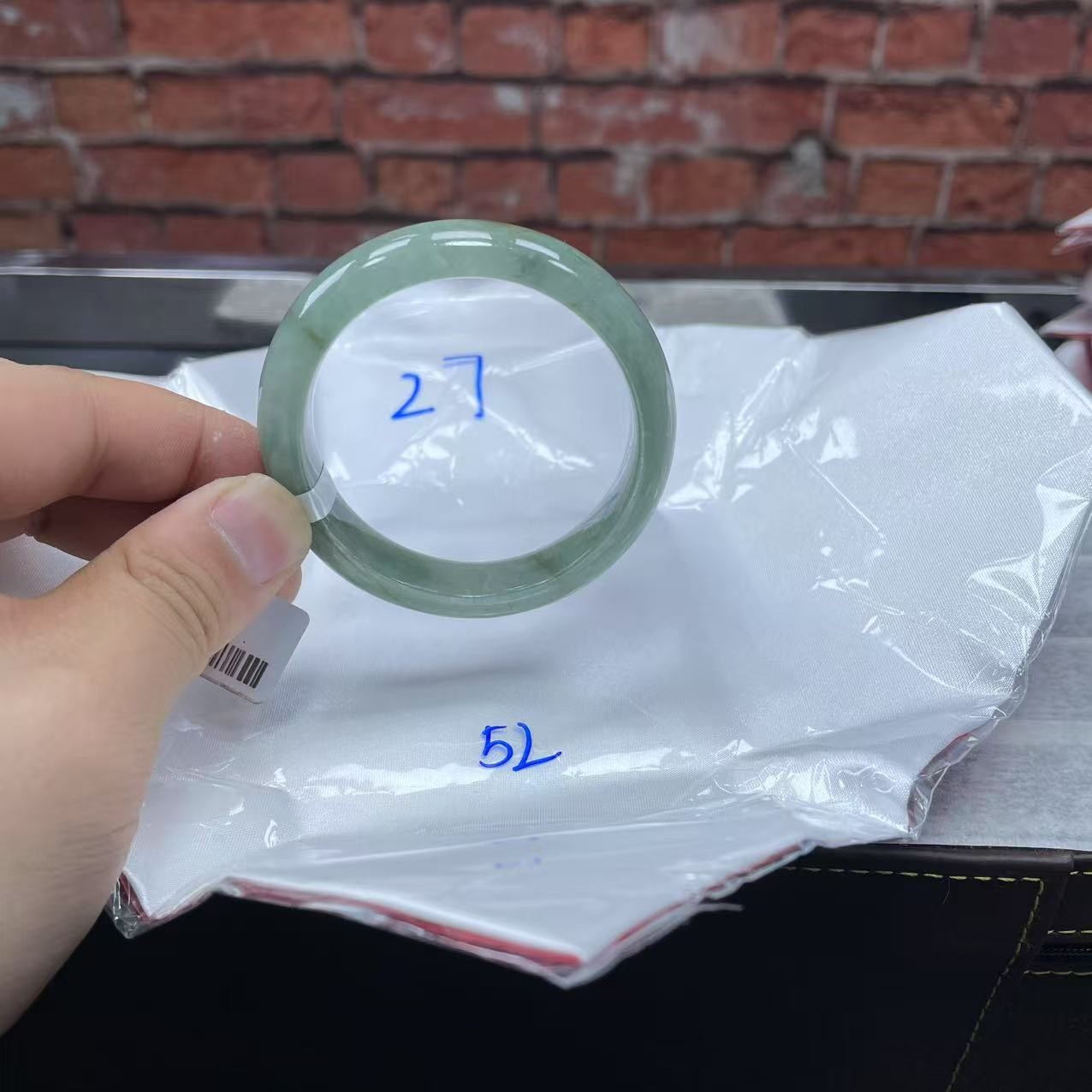 毛货手镯需精细抛光/27