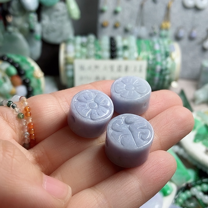 翡翠颈饰未镶嵌浓紫饼