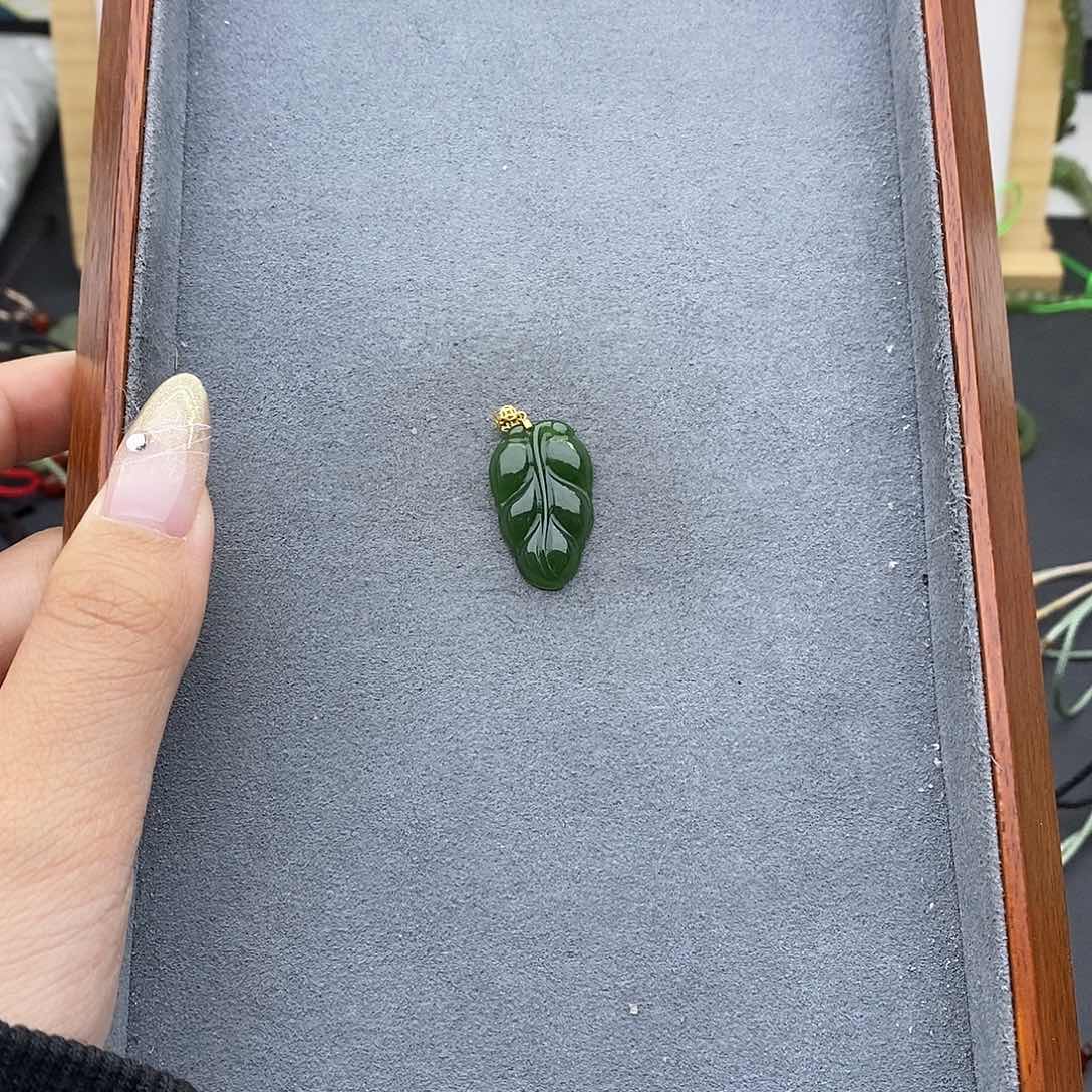 和田玉吊坠(不含链)18K金镶嵌