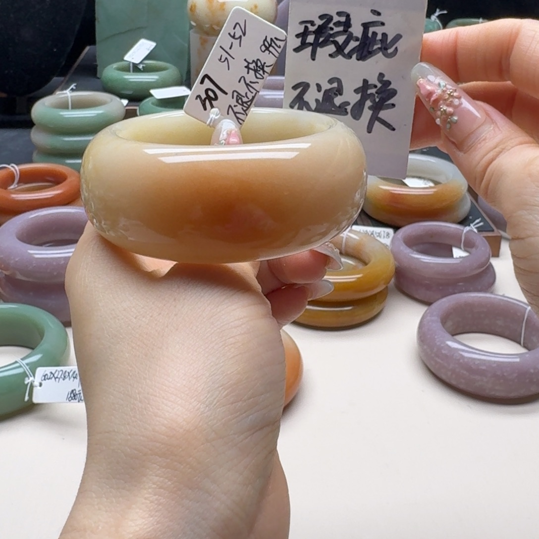 石英质玉未镶嵌手镯