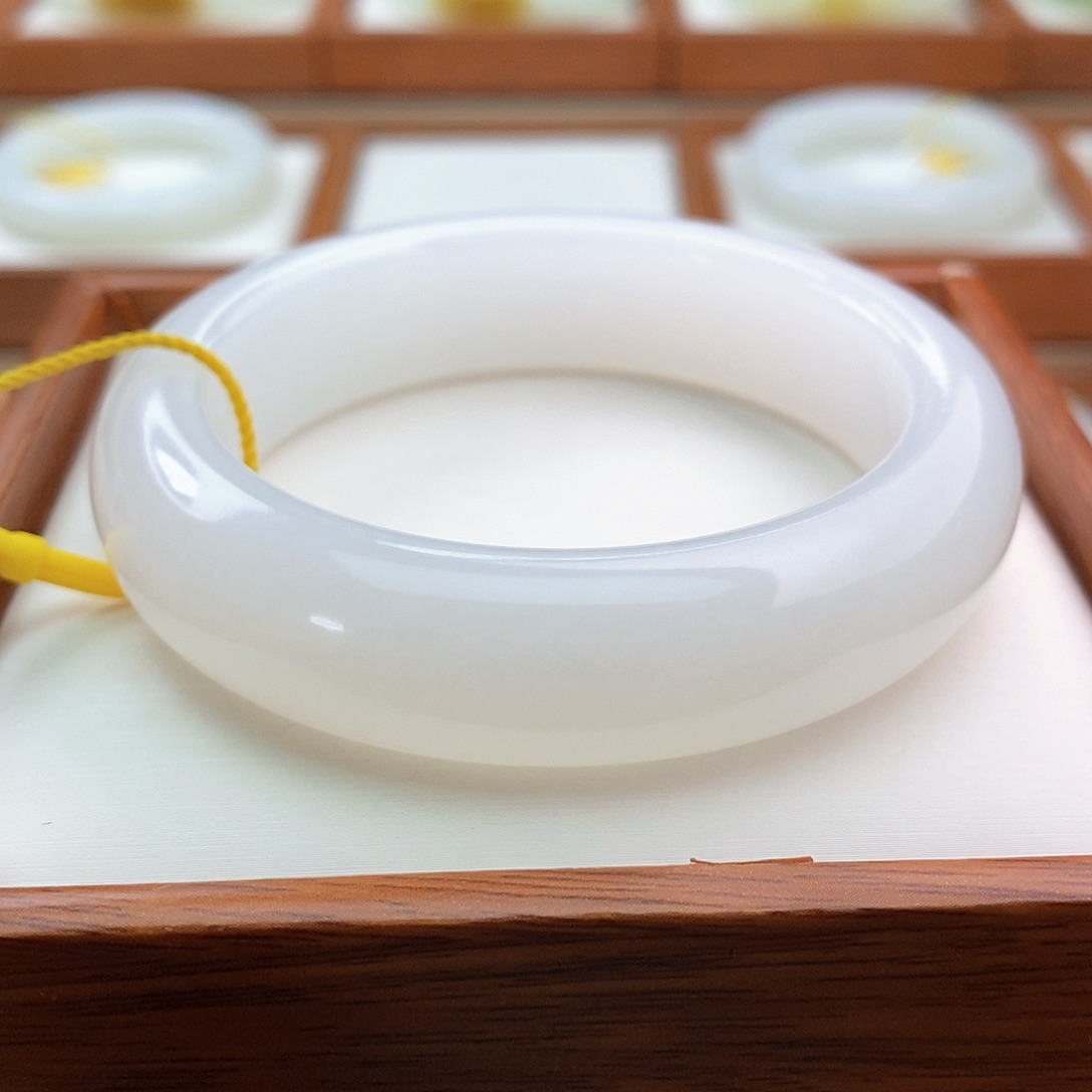 和田玉（白玉）手镯未镶嵌