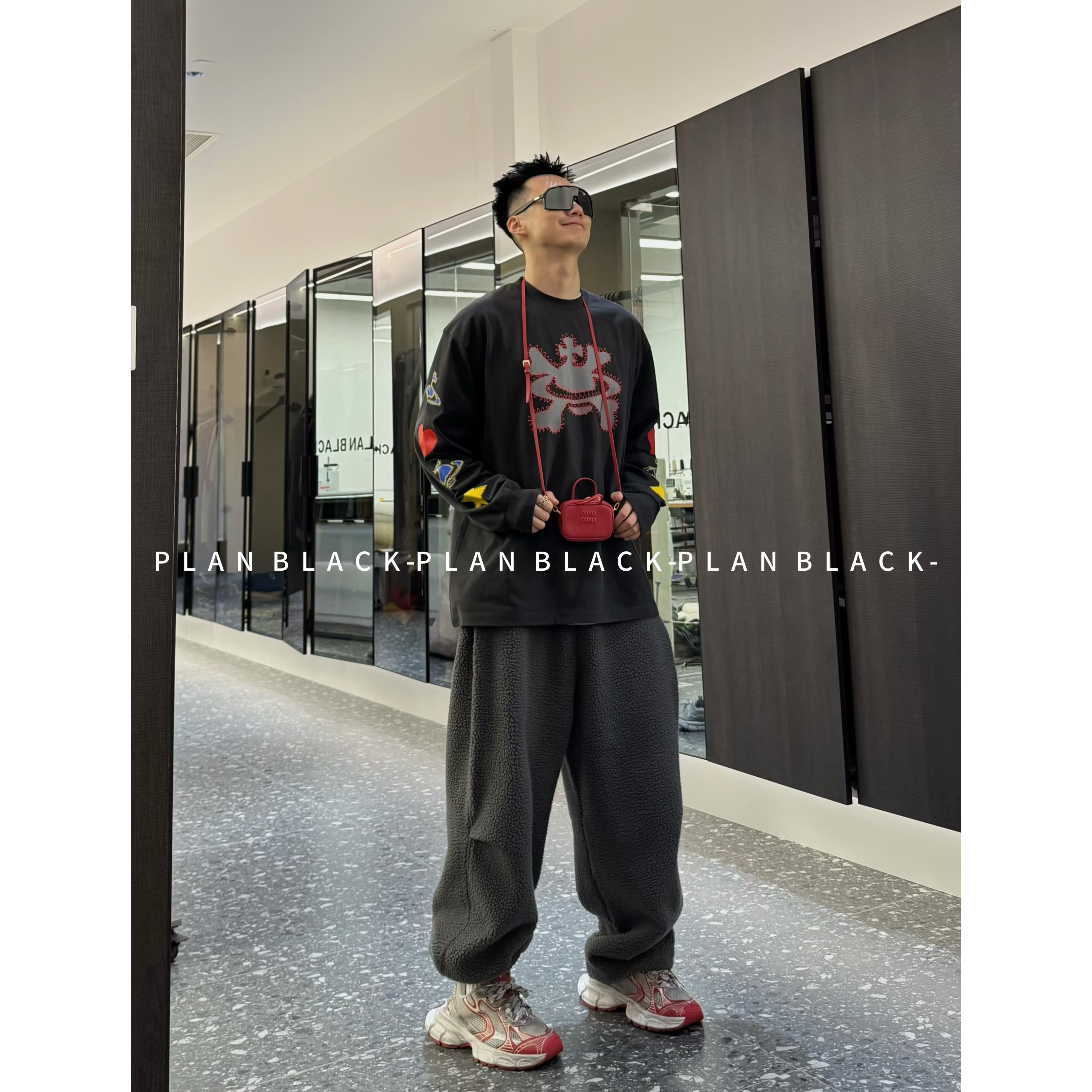 RICH陈发财【红标丨女巫星球】穿出新花样！潮搭松弛小领口男T恤8299