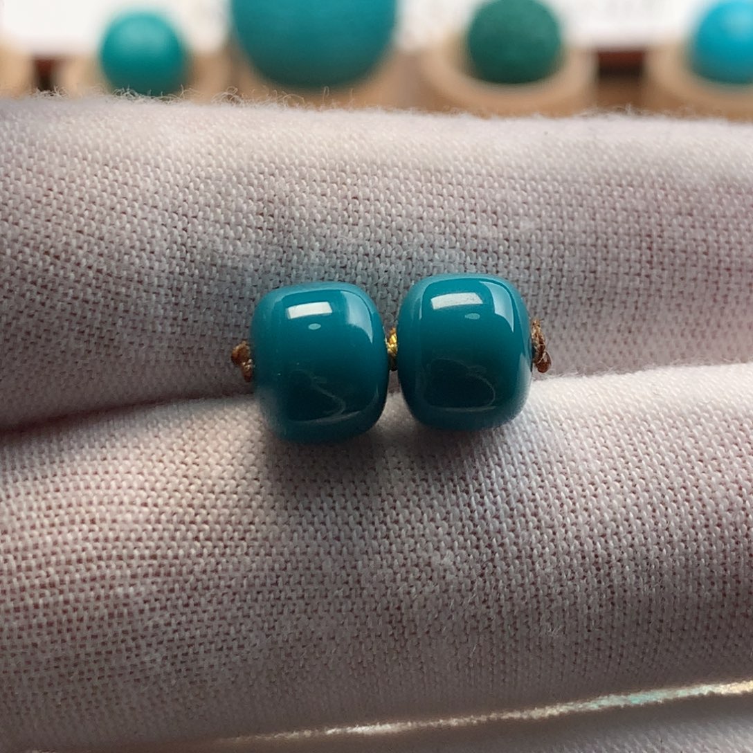 杨***么绿松石未镶嵌绿松石