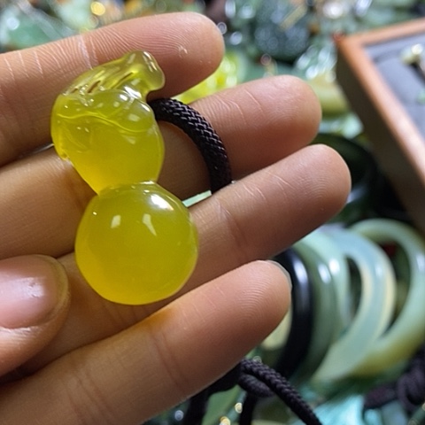 岫玉颈饰未镶嵌一个