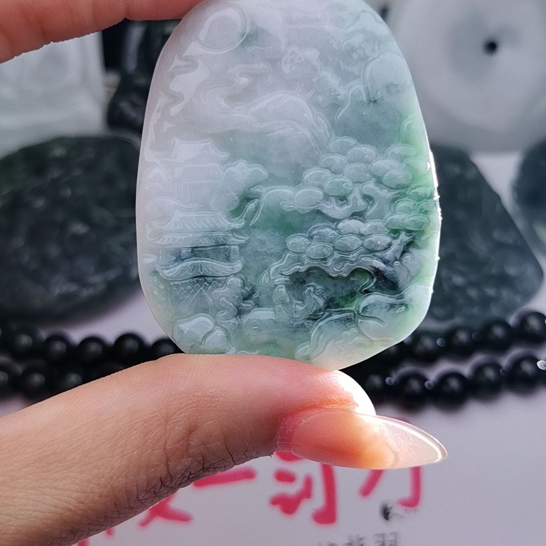 翡翠颈饰未镶嵌天然的A货翡翠多样性发货