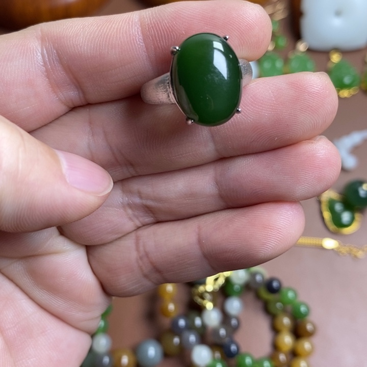 三***呀和田玉银S925镶嵌戒指