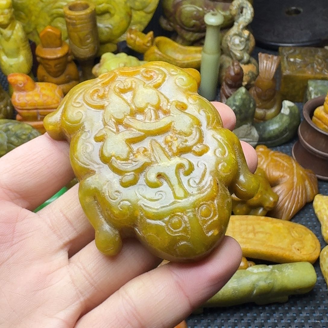 白玉菩提吊坠。。。