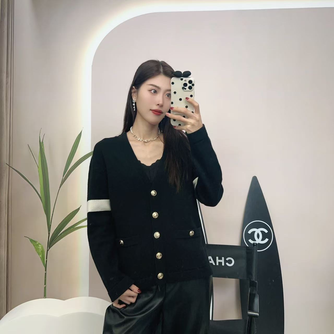 99新 Chanel/香奈儿 麦殿/黑白拼接羊绒开衫38码/240923VGLVH15