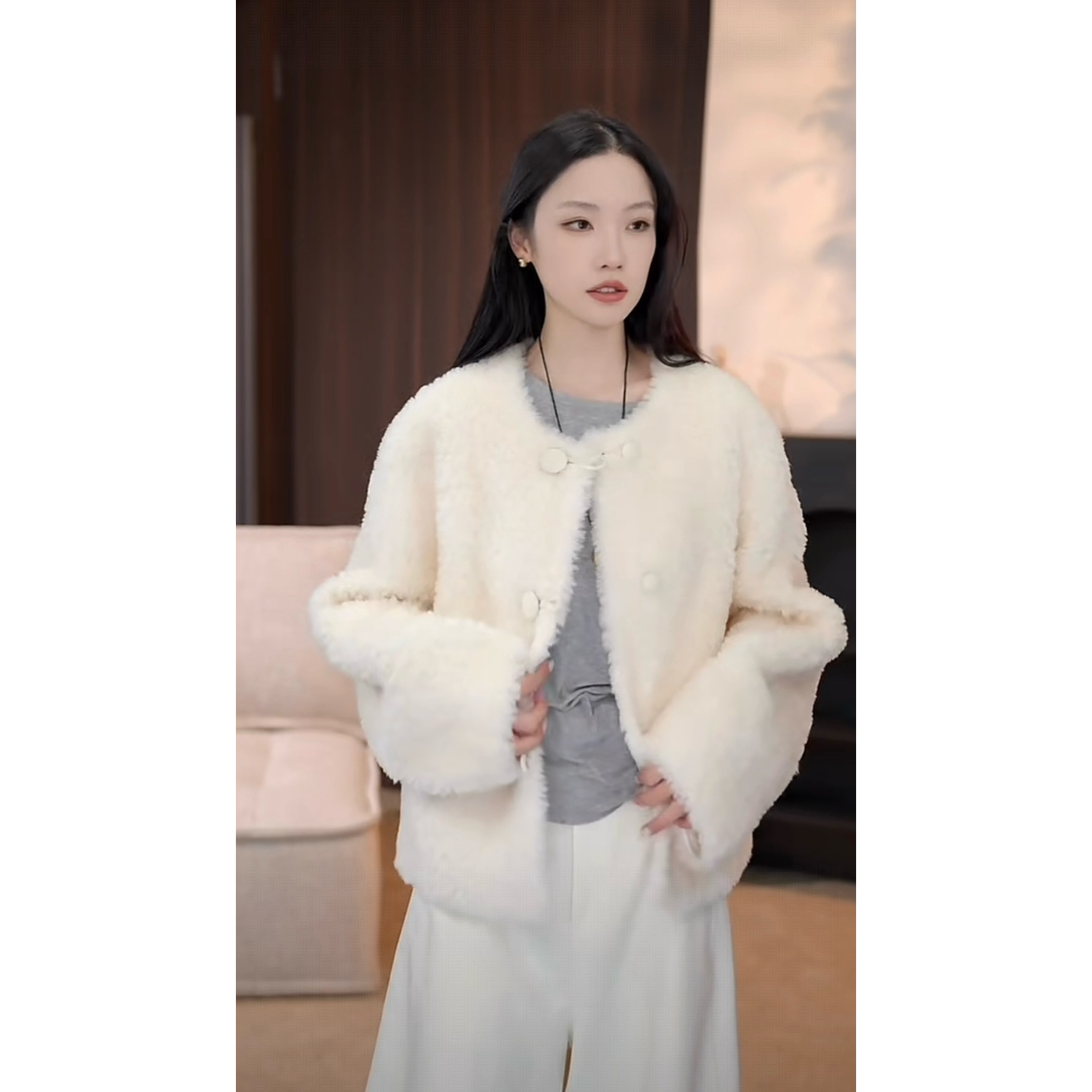 【LIUQI】秋季新款100羊毛圆领时尚百搭短外套