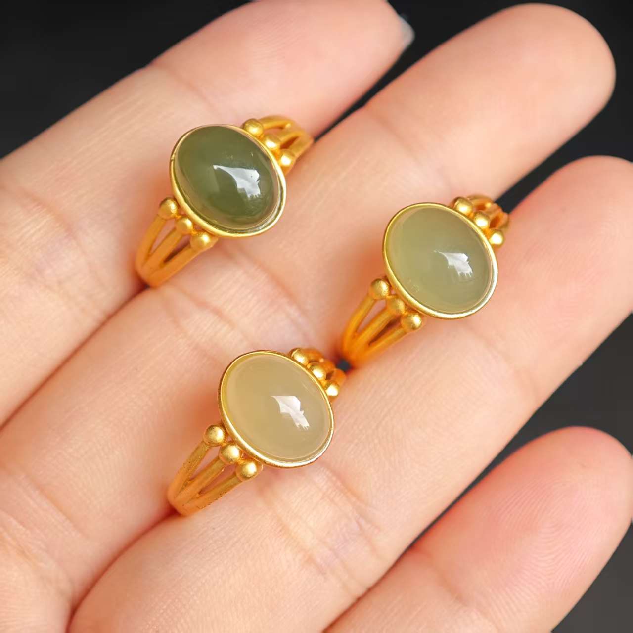 新疆爱思尔和田玉S925湖水绿蛋面戒指0AYH0C06（多样性发一）