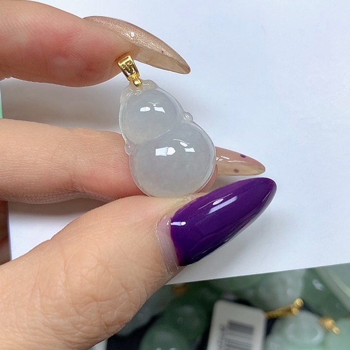 翡翠未镶嵌颈饰挂件