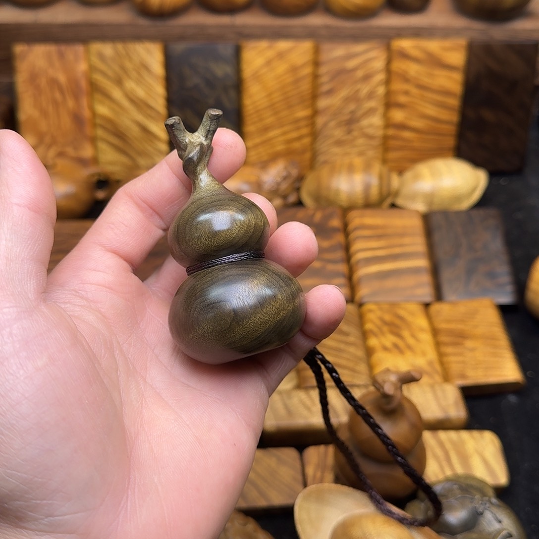 楠木金丝楠木无事牌