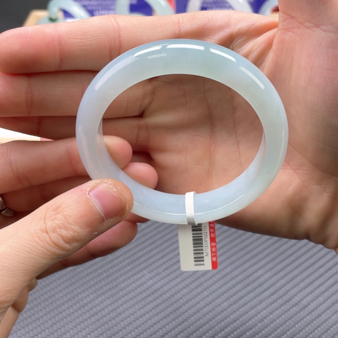 翡翠手镯未镶嵌天然缅甸a货翡翠手镯