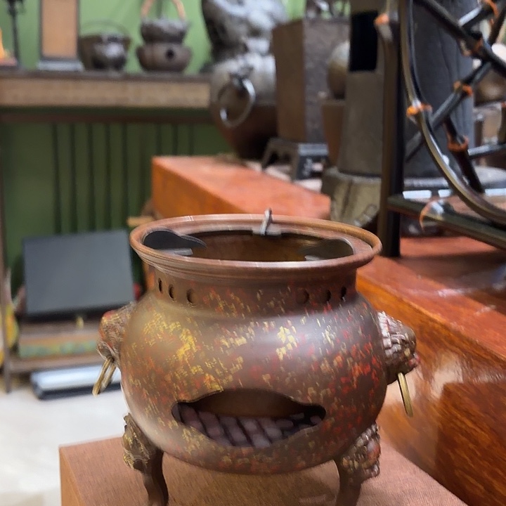 风***色沾沾喜器三足紫铜炭火