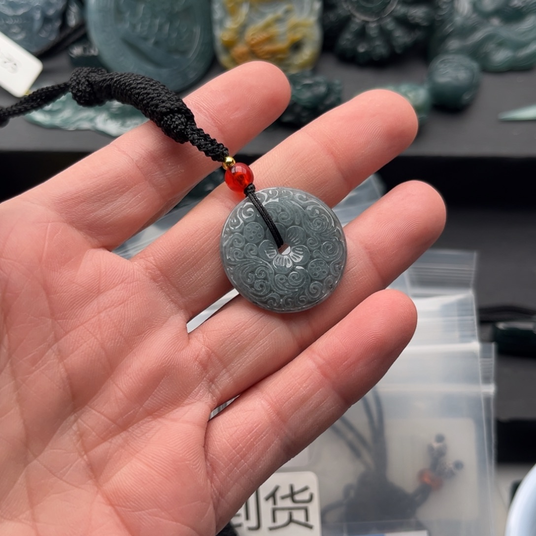 翡翠未镶嵌颈饰扣子