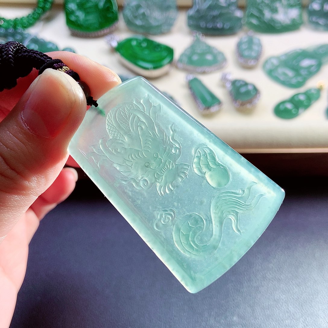 【闪购商品】翡翠颈饰未镶嵌天然