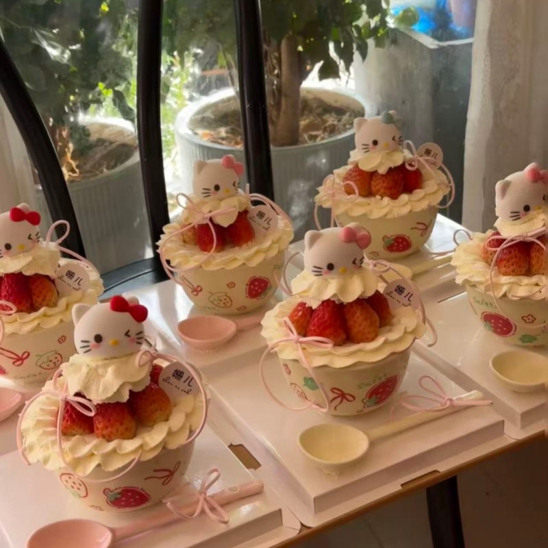 少女蝴蝶结草莓碗陶瓷碗勺釉下彩高颜值ins餐具饭碗