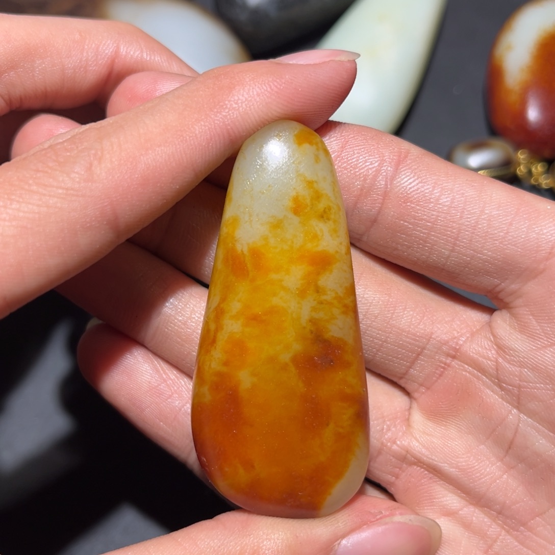 和田玉未镶嵌珠宝奇石