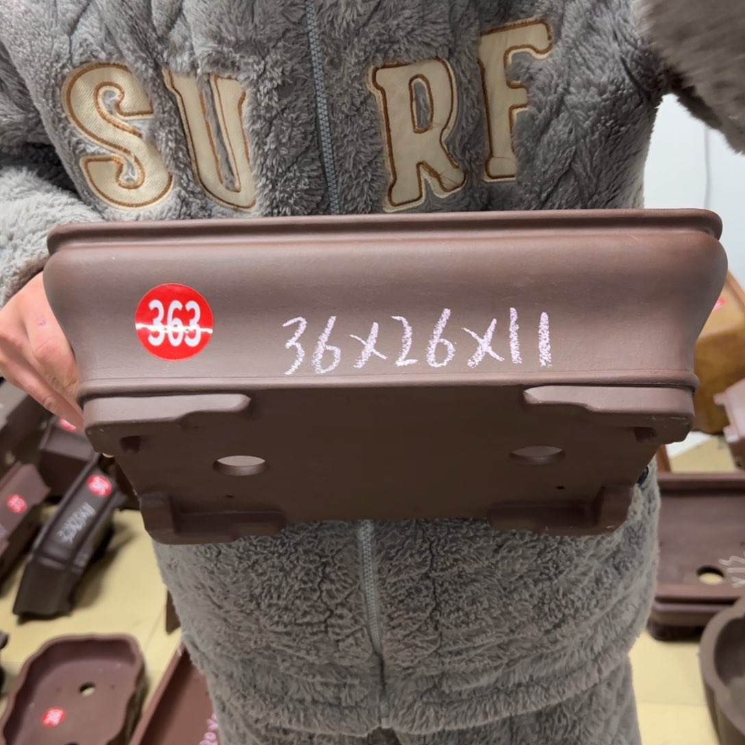 紫砂花盆呜呜呜呜