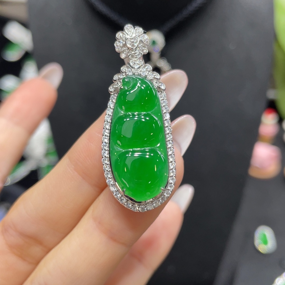 翡翠颈饰18K金镶嵌天然缅甸翡翠a货