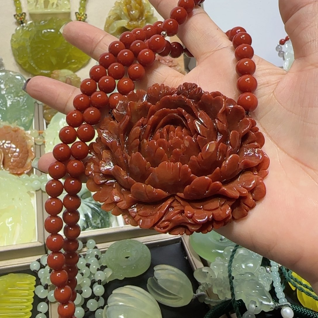 未镶嵌蛇纹石玉吊坠