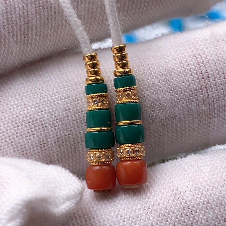 绿松石车挂18K金镶嵌