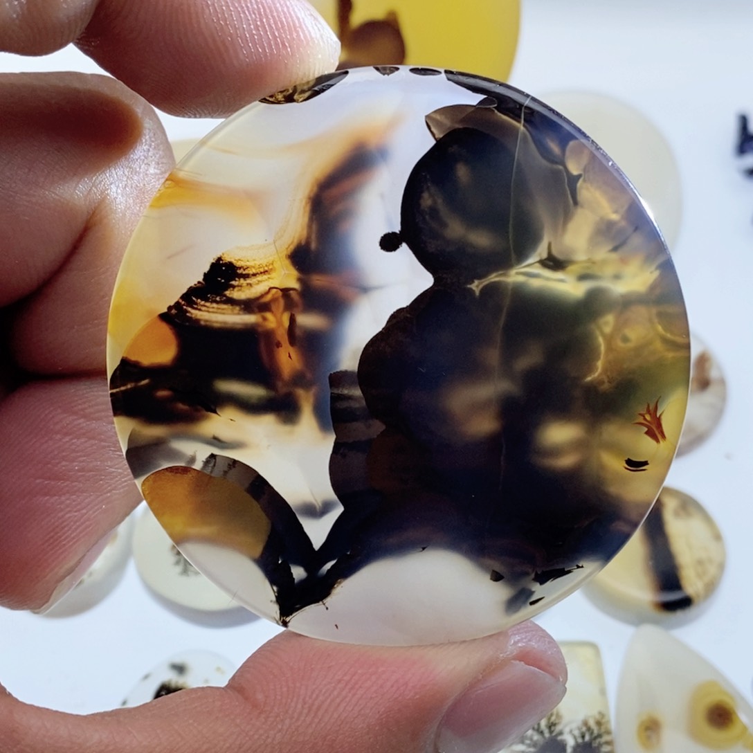 玛瑙/玉髓颈饰未镶嵌