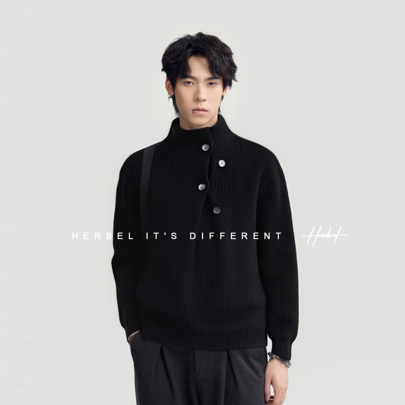 HERBEL/黑白半高领毛衣男2025年冬季新款斜门襟纽扣百搭保暖毛衣