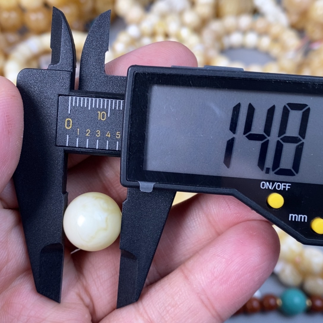 蜜蜡未镶嵌珠宝奇石1.8g