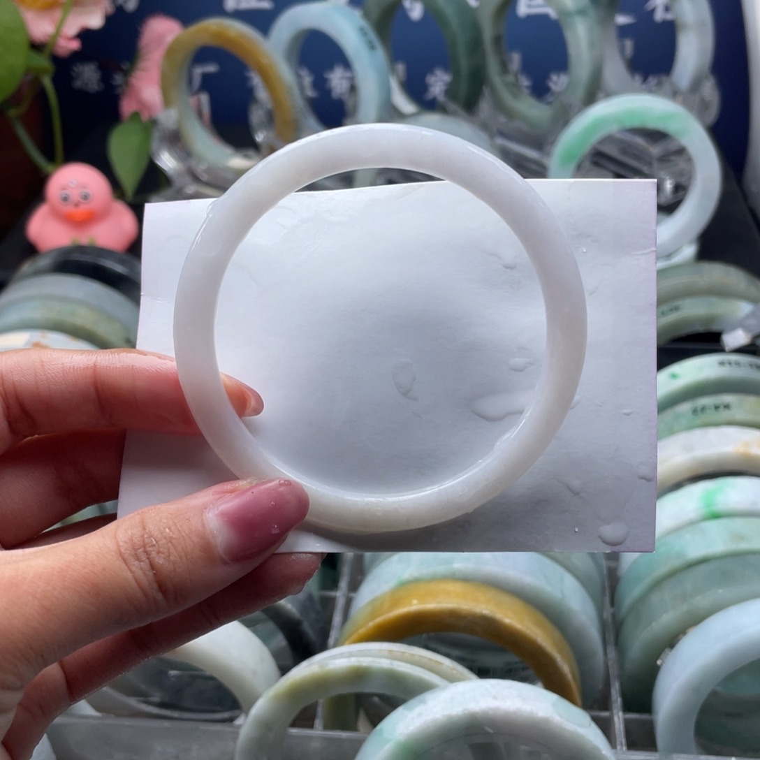 定制翡翠未镶嵌翡翠手镯