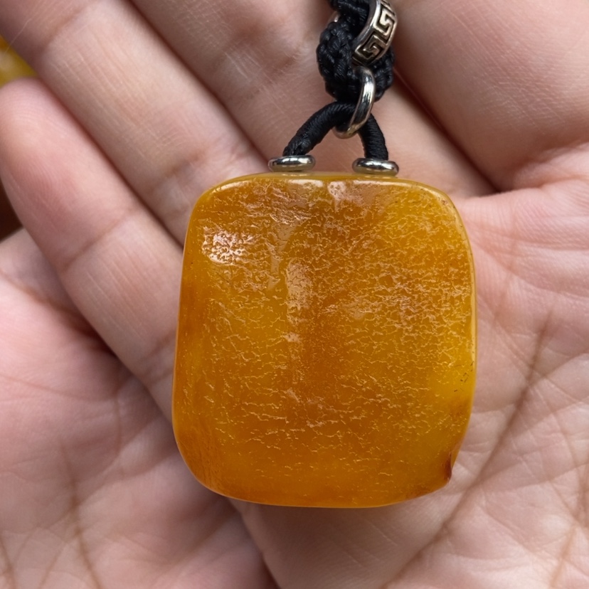 【闪购商品】琥珀颈饰未镶嵌