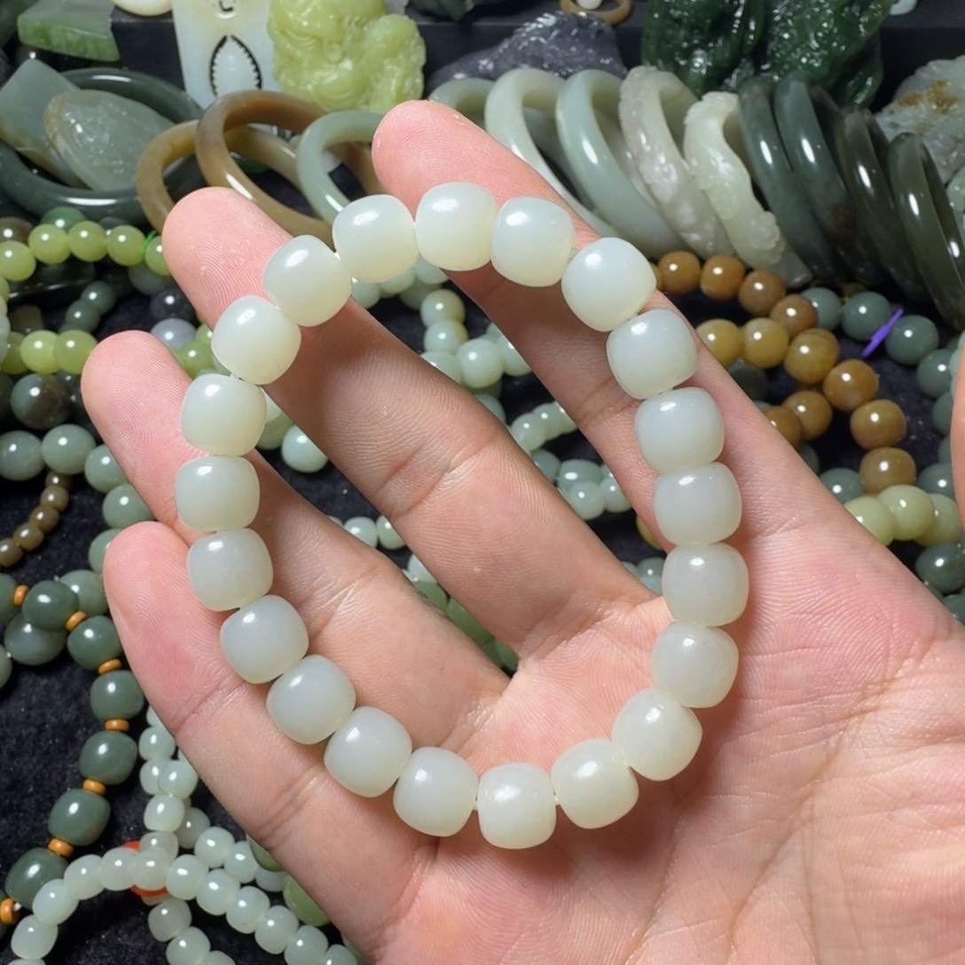 和田玉未镶嵌手串