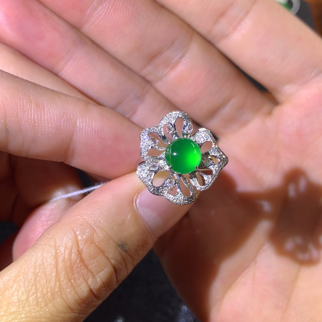 翡翠18K金镶嵌戒指翡翠