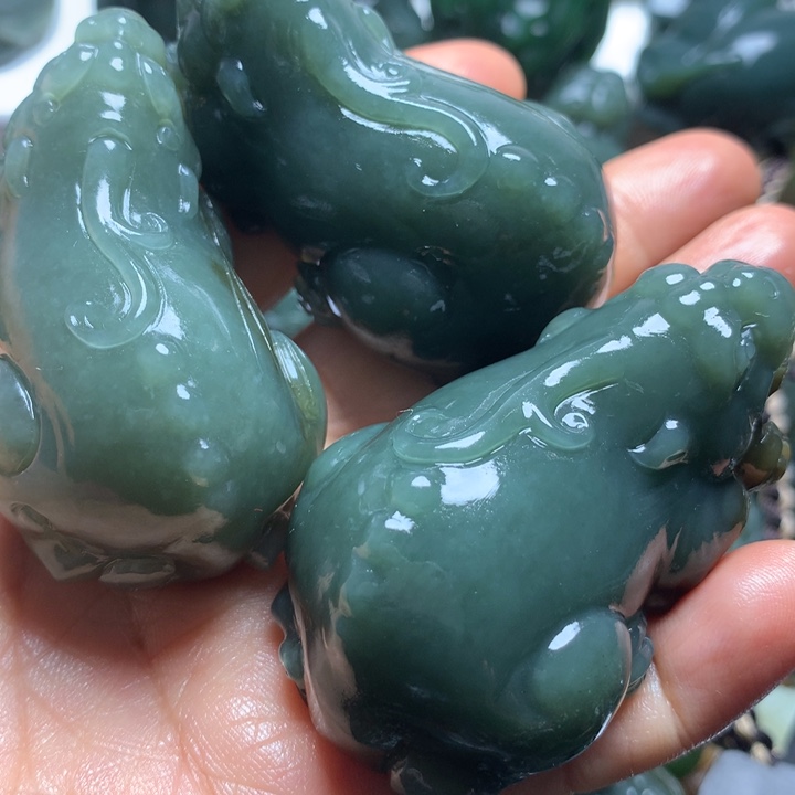 西***哥和田玉未镶嵌颈饰