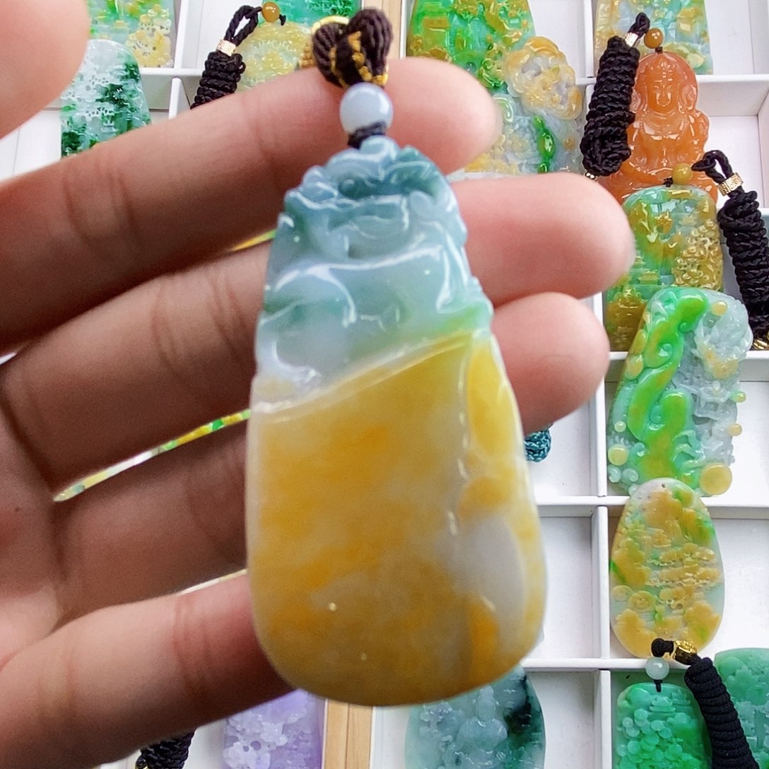 翡翠未镶嵌颈饰翡翠