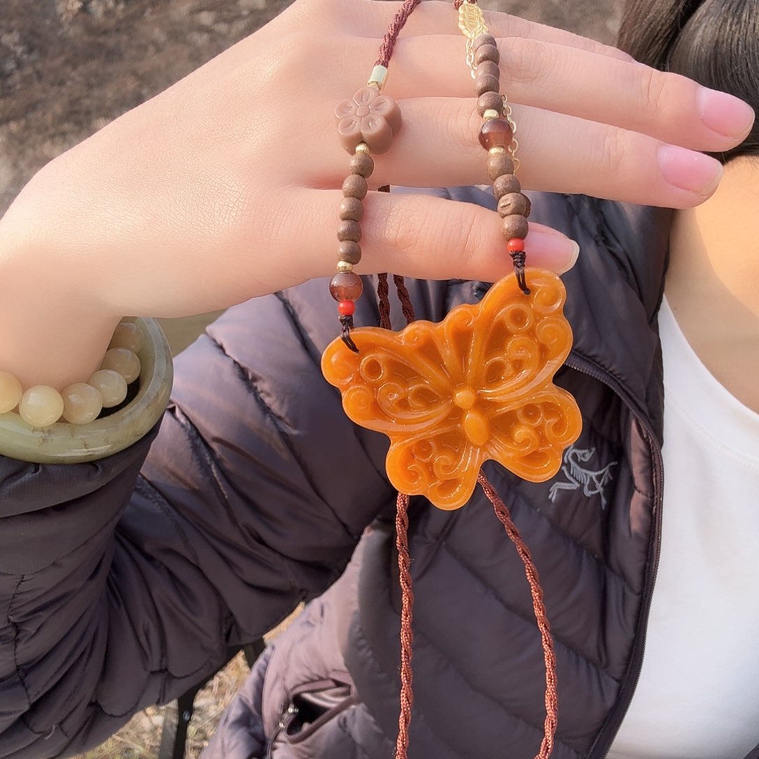 蛇纹石玉未镶嵌颈饰
