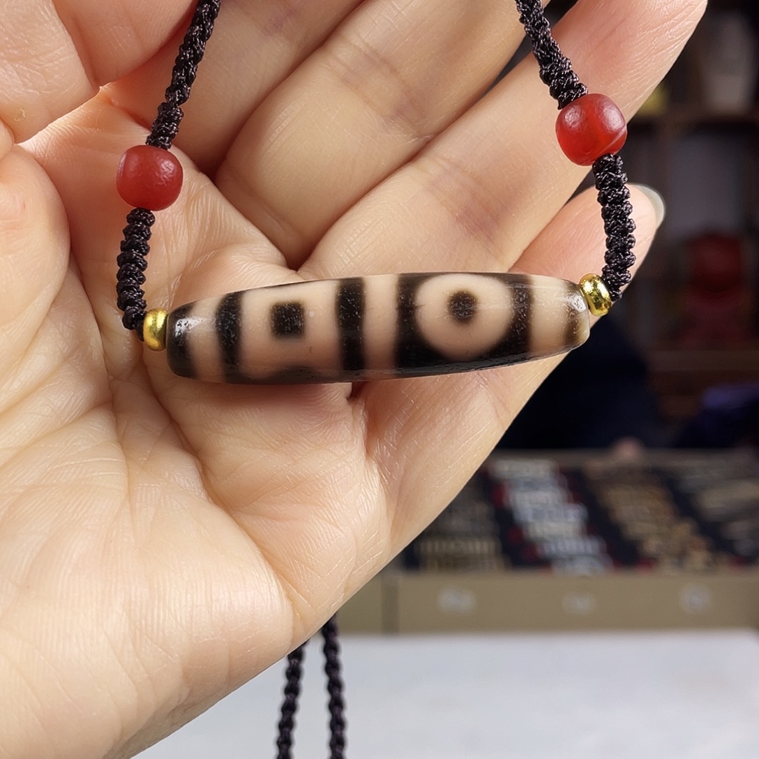 玛瑙/玉髓合金颈饰曲贡