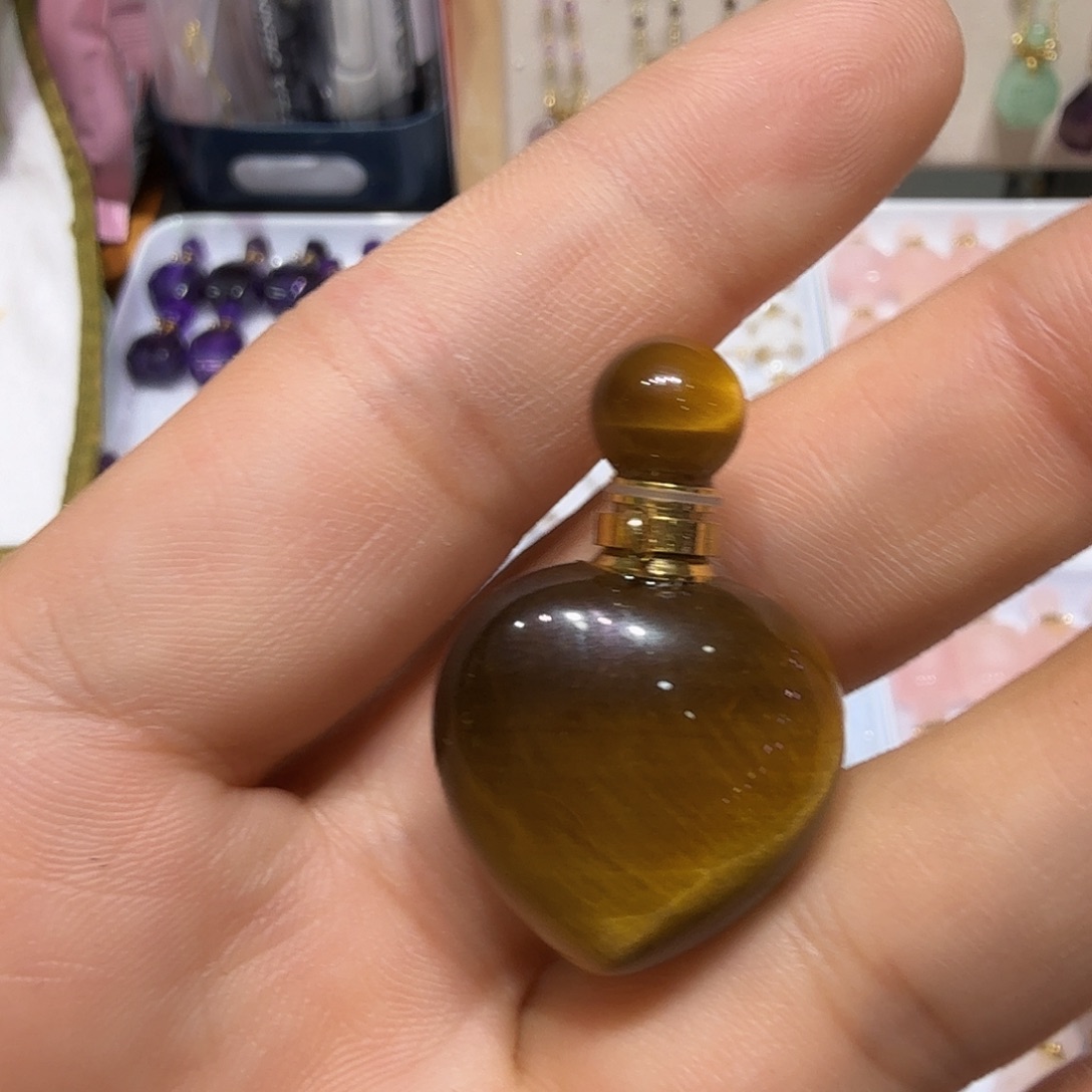 夏***乐未镶嵌戒指烟晶虎