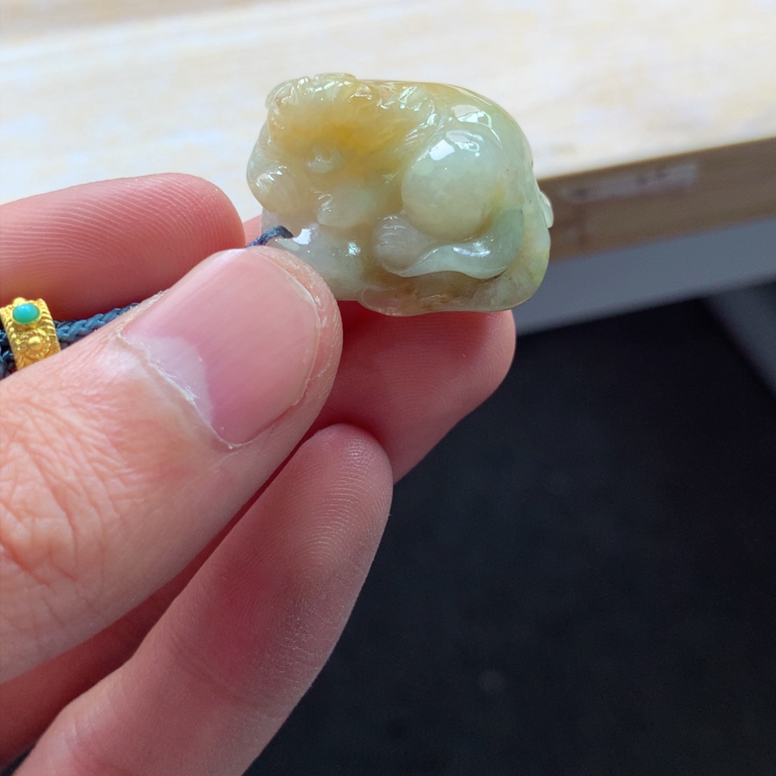 翡翠颈饰未镶嵌吊坠