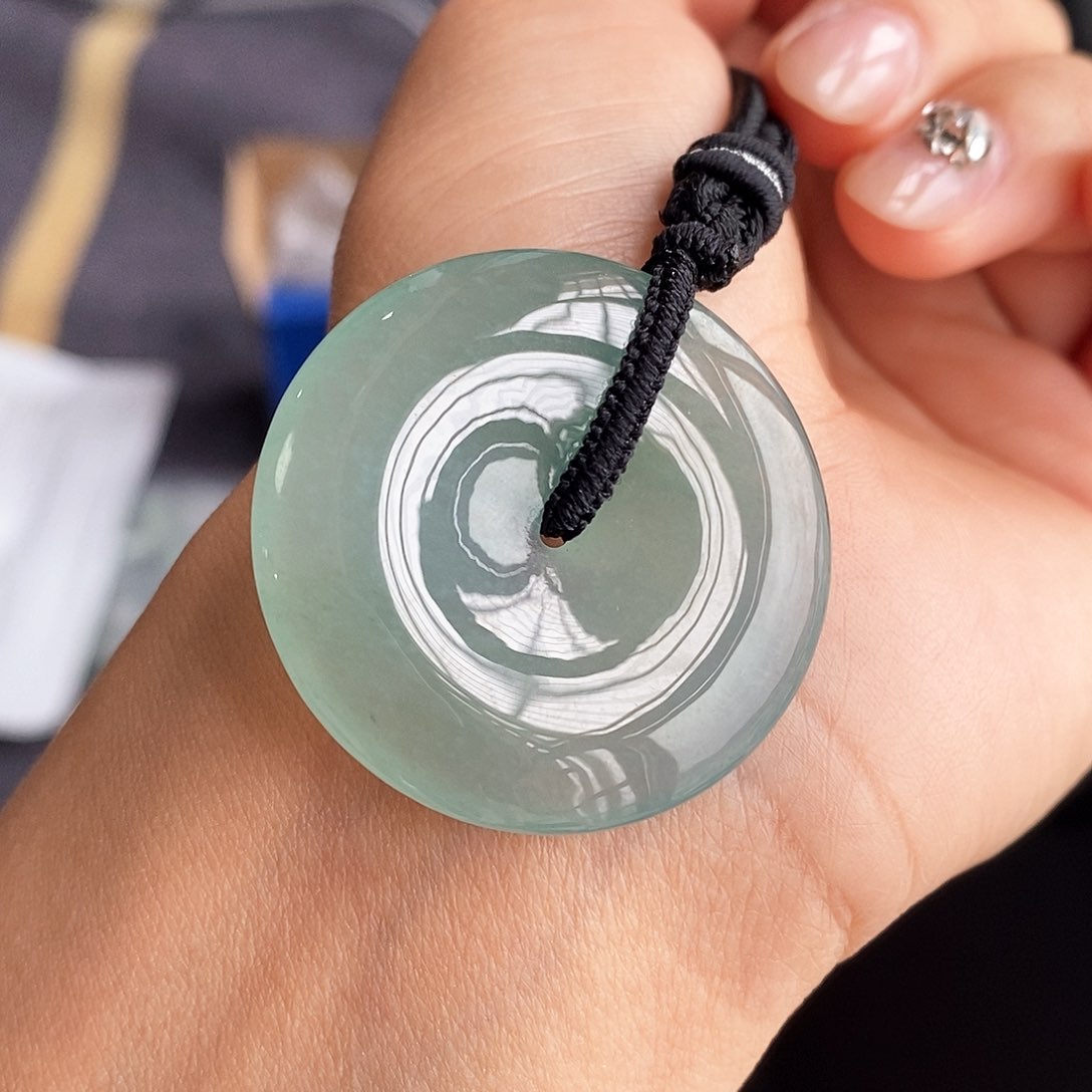 翡翠颈饰未镶嵌只**吖翡翠首饰