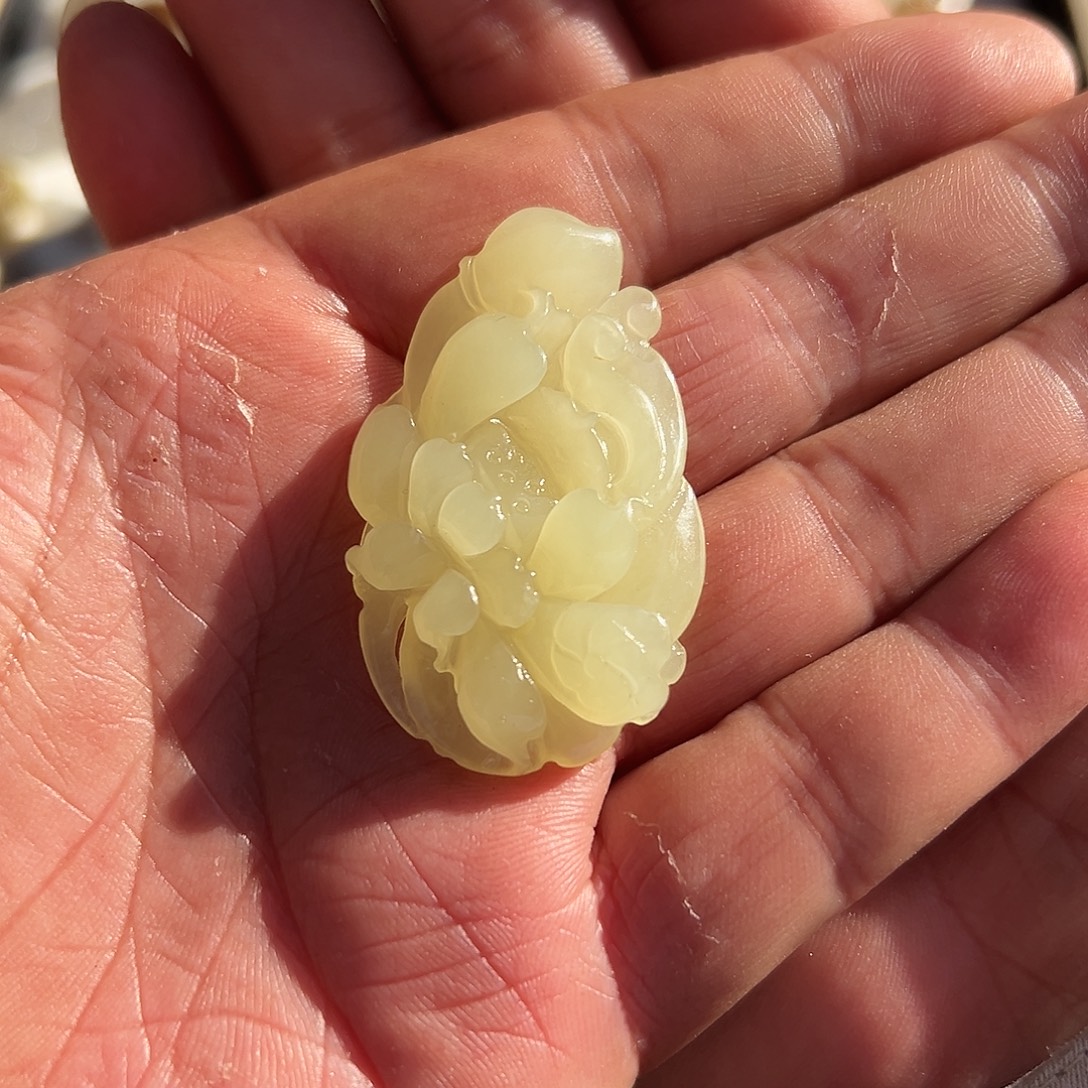 十****和田玉未镶嵌颈饰