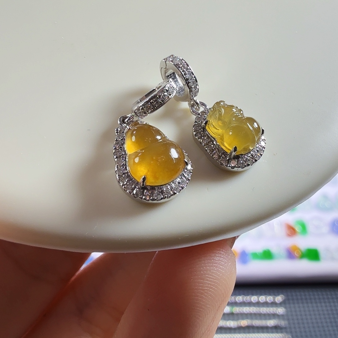 翡翠18K金镶嵌颈饰二选一