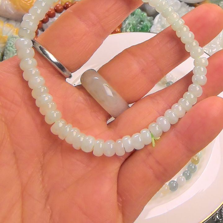 翡翠颈饰未镶嵌手串