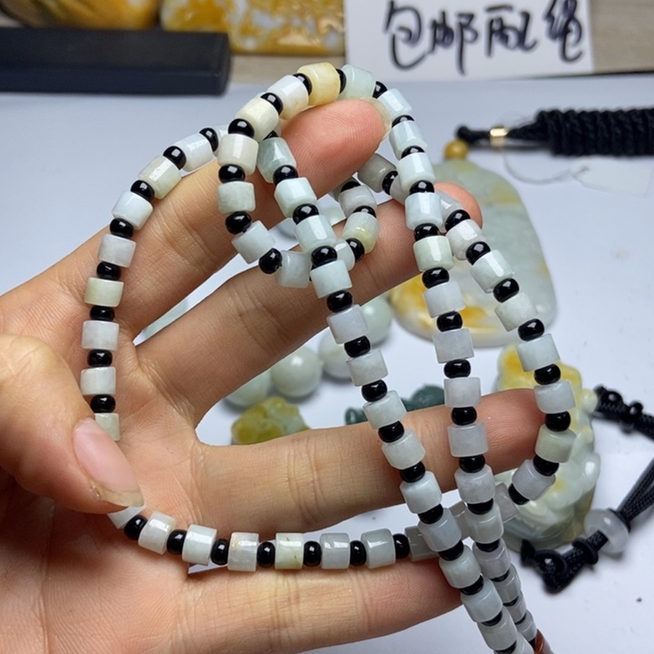 翡翠颈饰未镶嵌翡翠